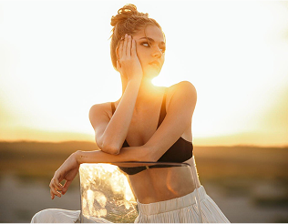 Statement Accessories That Transform an Outfit